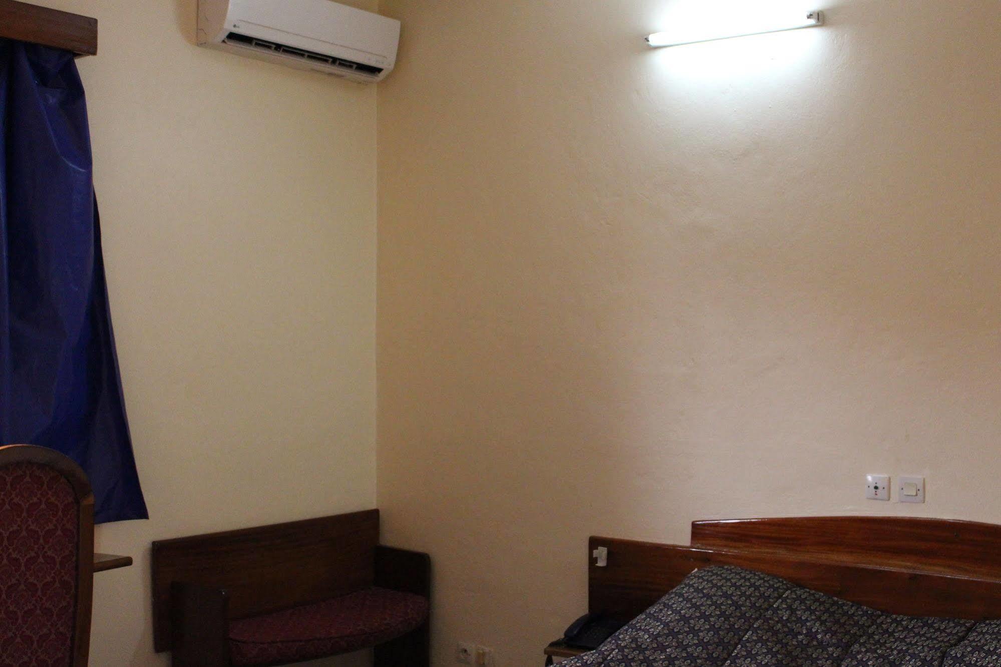 Hotel Altitel Bafoussam Zewnętrze zdjęcie