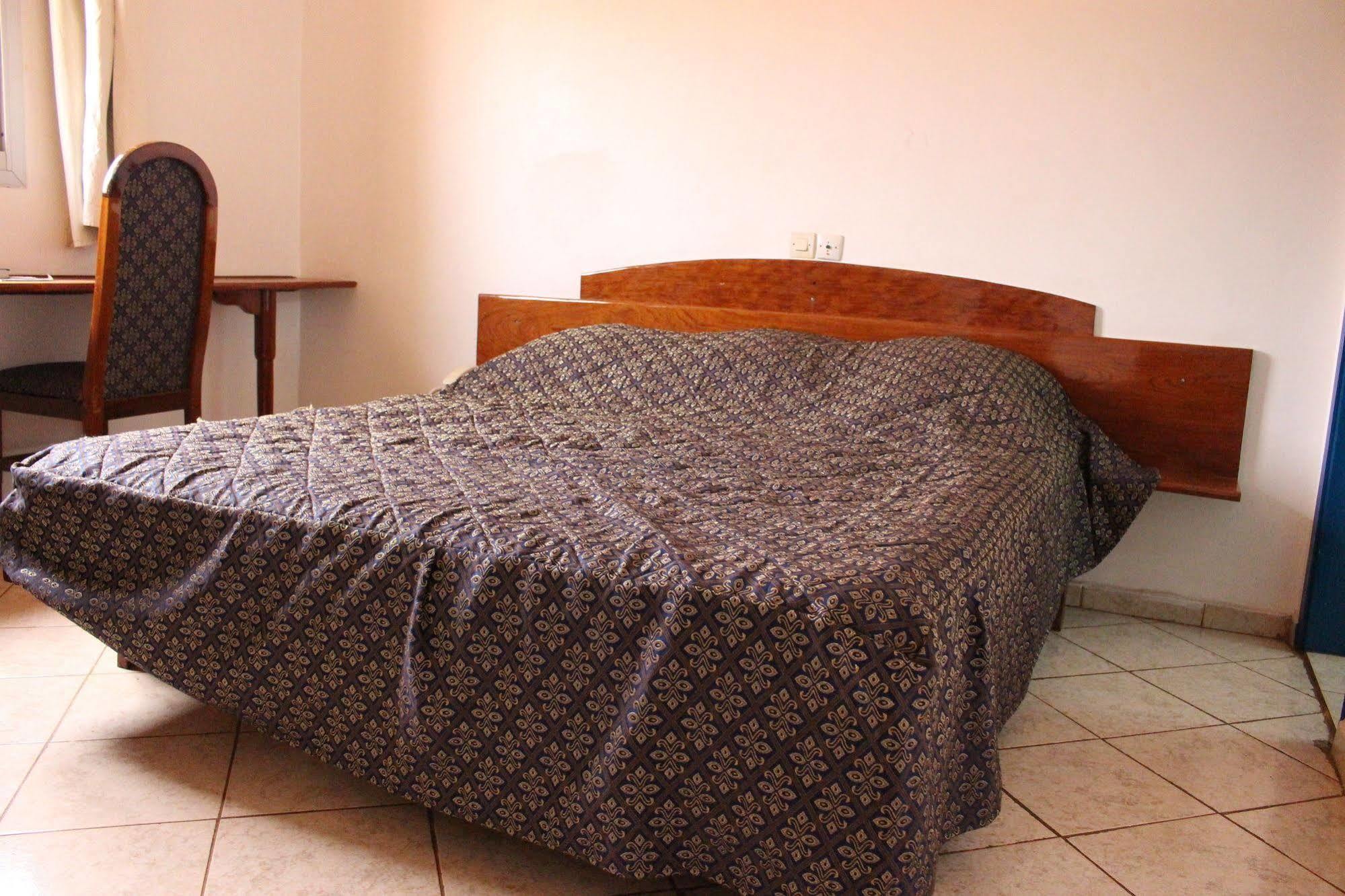 Hotel Altitel Bafoussam Zewnętrze zdjęcie