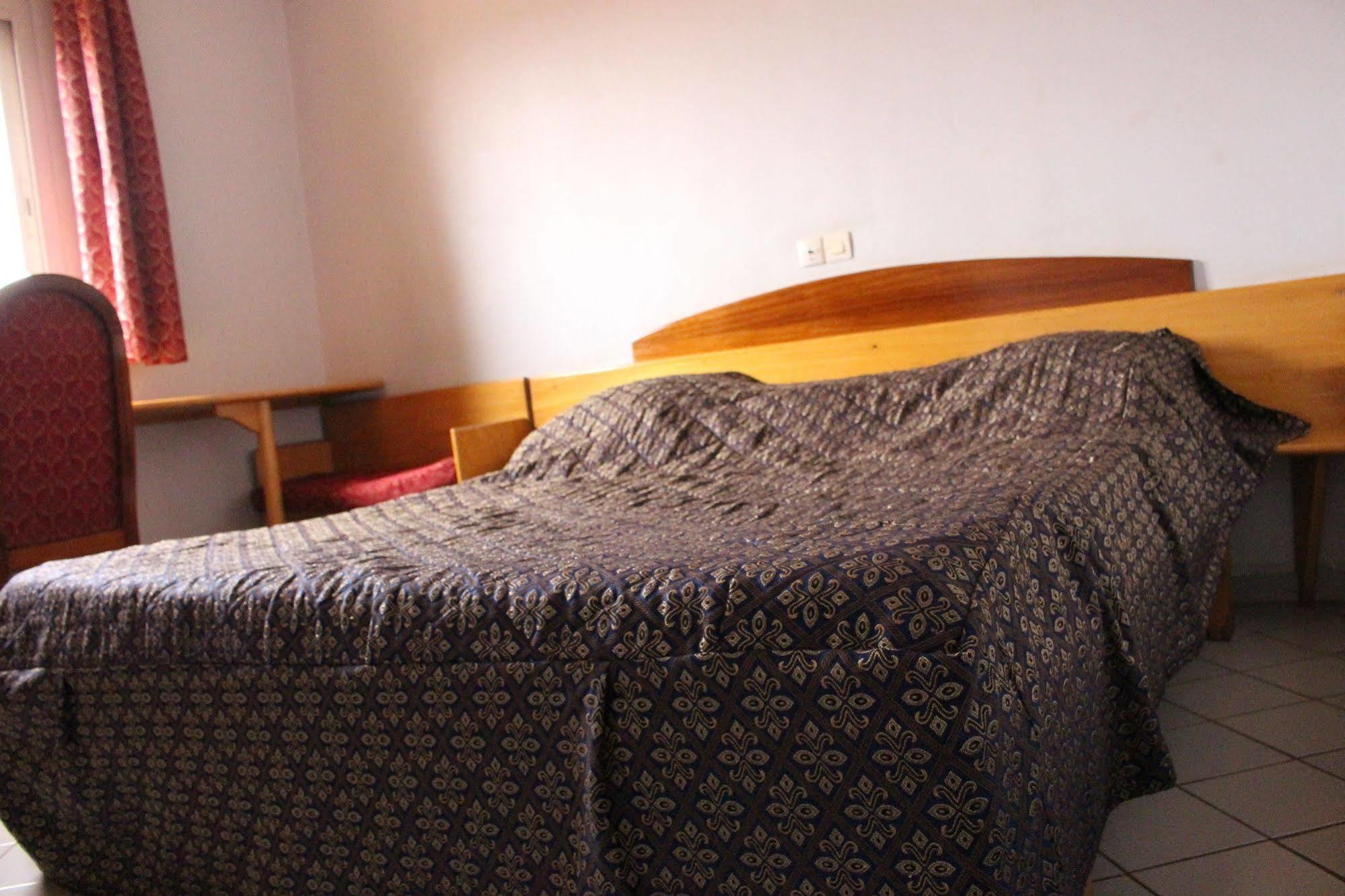 Hotel Altitel Bafoussam Zewnętrze zdjęcie